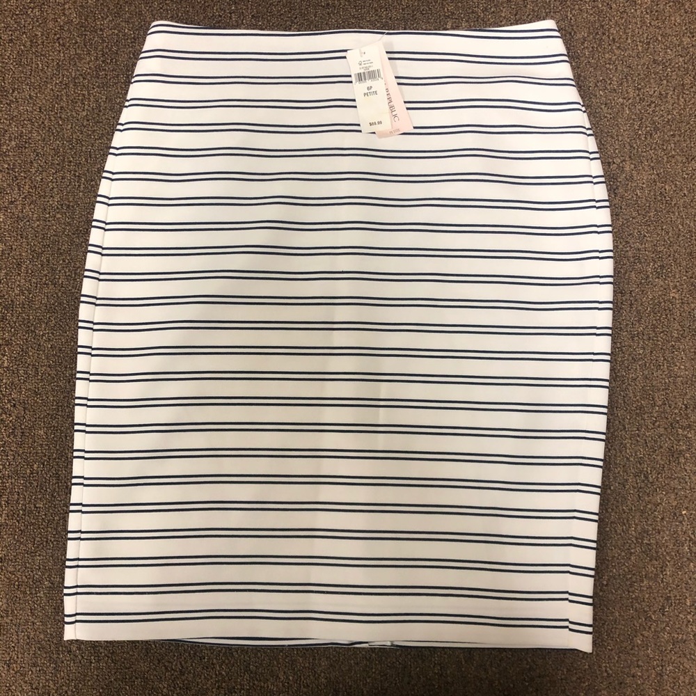 Stripped pencil skirt